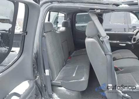 2003 Toyota Tundra Sr5 V8 from USA, damaged, VIN 5TBBT44123S363615